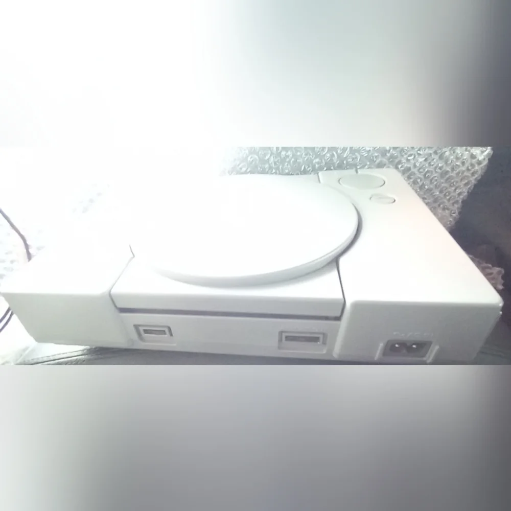PS1, 3 controllers, 5 games.